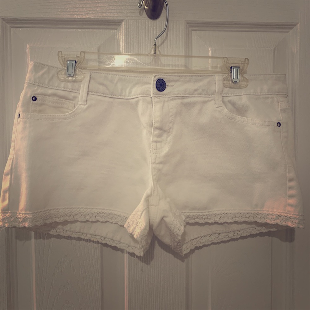 Vanilla sastra white shorts size 11